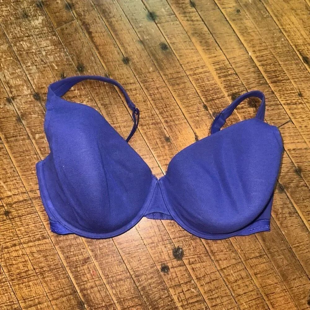 Victoria’s Secret Lightly Lined full coverage 38DD bra
